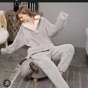 Hammacher Schlemmer Euro Fleece Lounge Set Pajama